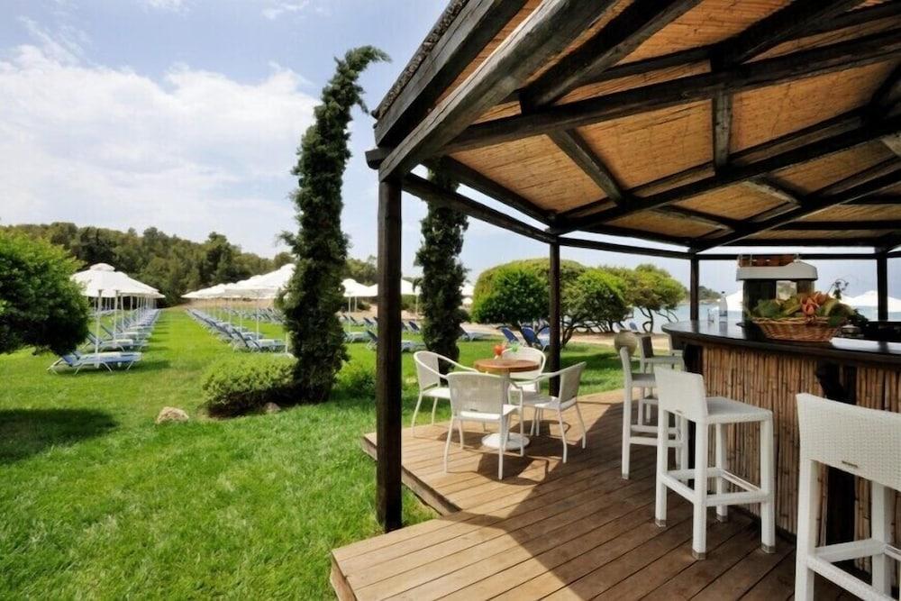Aks Hinitsa Bay Hotel Porto Heli Exterior photo