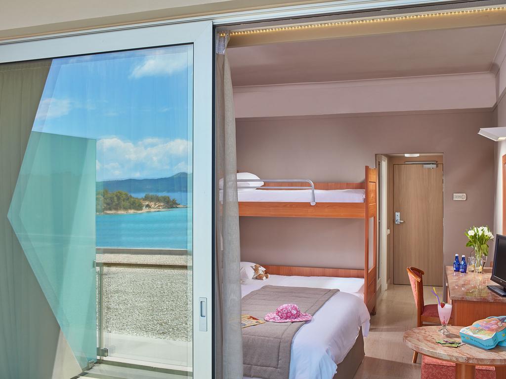 Aks Hinitsa Bay Hotel Porto Heli Exterior photo